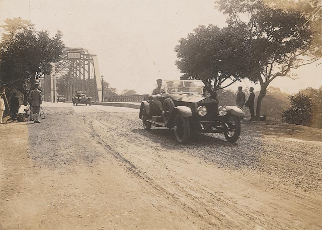 1923年日本皇太子裕仁經明治橋（今圓山橋）赴臺灣神社
